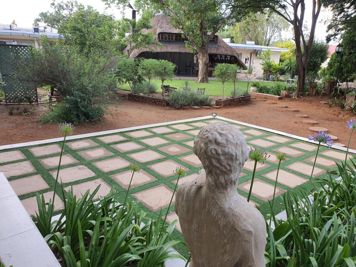 Chic Breeze Hotel Bloemfontein Exterior photo