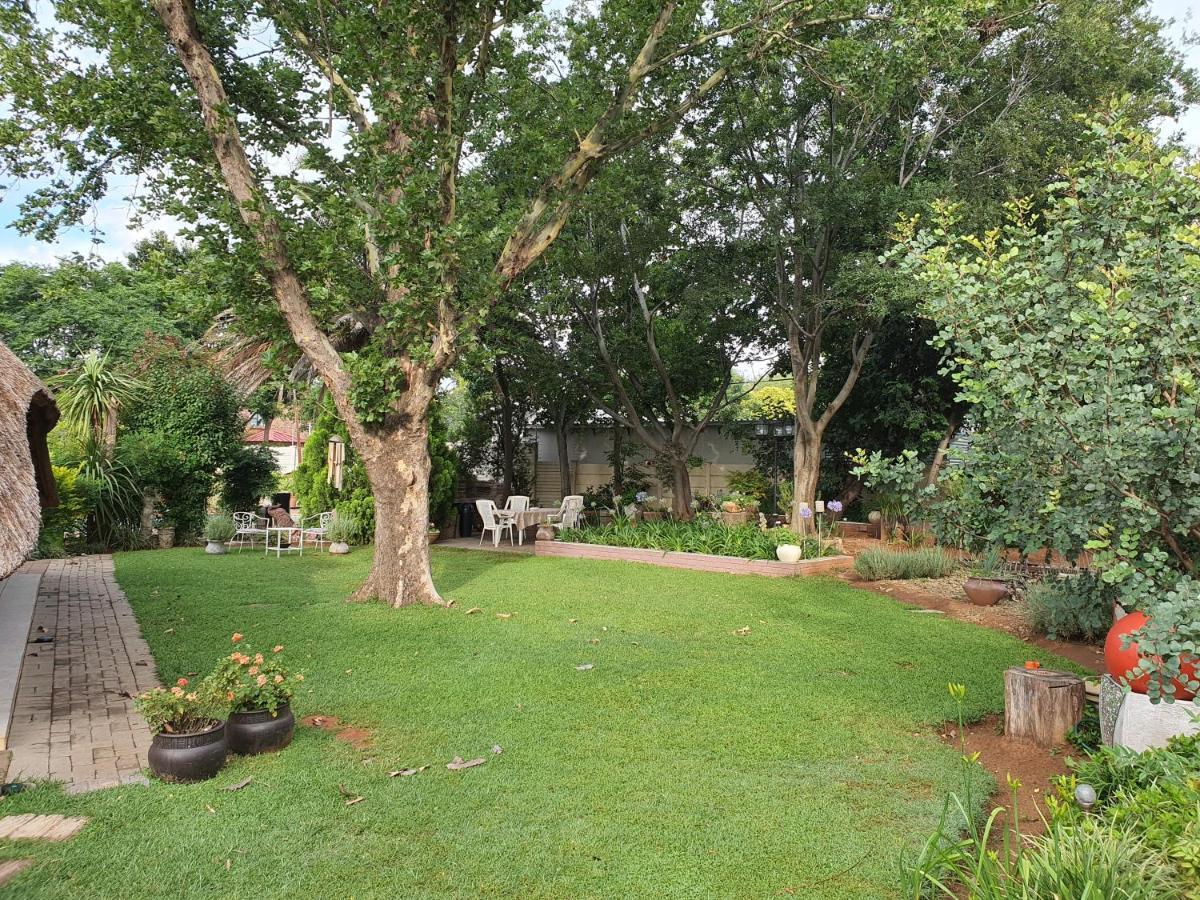 Chic Breeze Hotel Bloemfontein Exterior photo