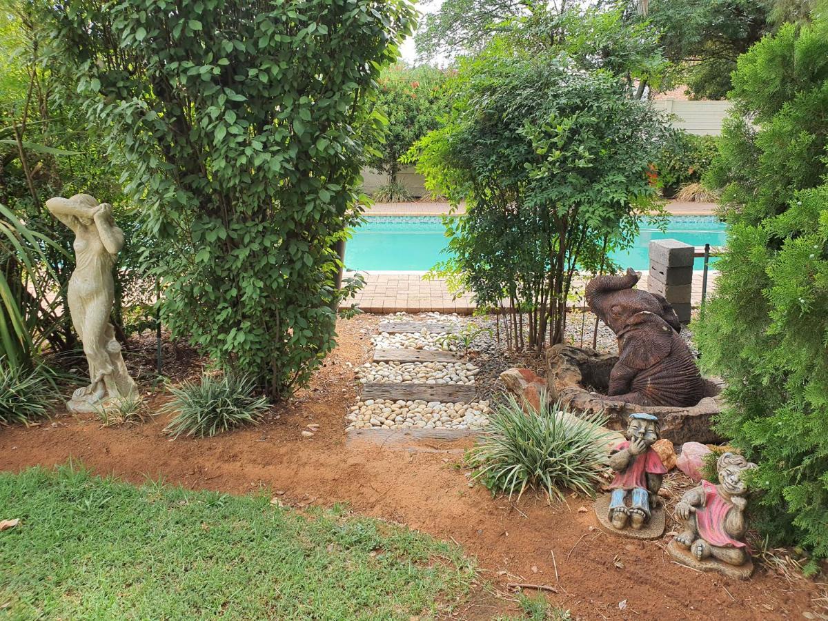 Chic Breeze Hotel Bloemfontein Exterior photo