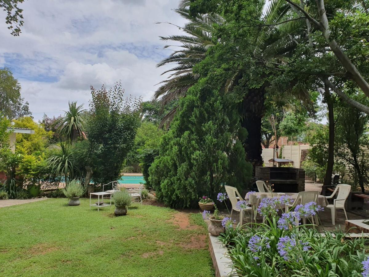 Chic Breeze Hotel Bloemfontein Exterior photo